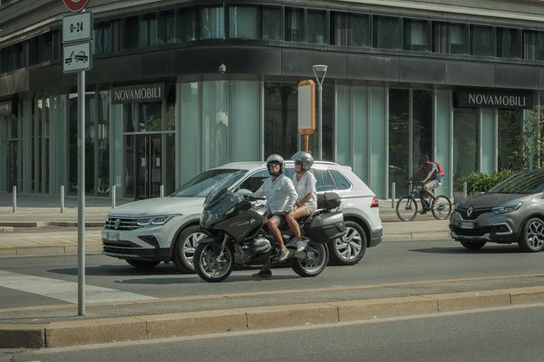 Contrôle de traction dans les voitures électriques vs à essence